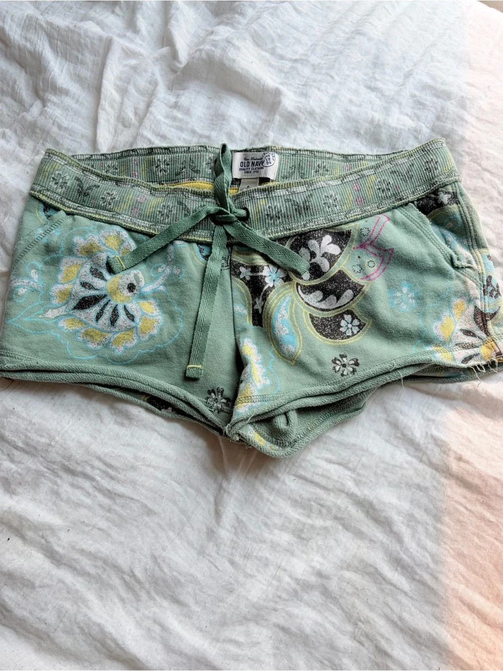 Old Navy Green Floral Shorts 100% cotton
